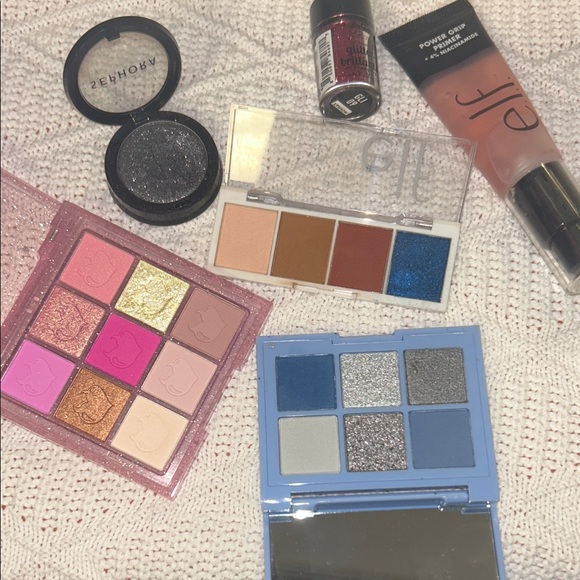 Makeup Bundle - Picture 2 of 3